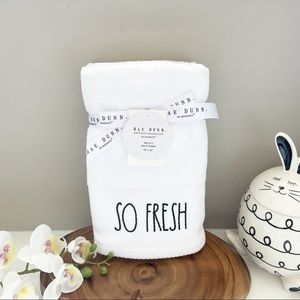 Rae Dunn towels